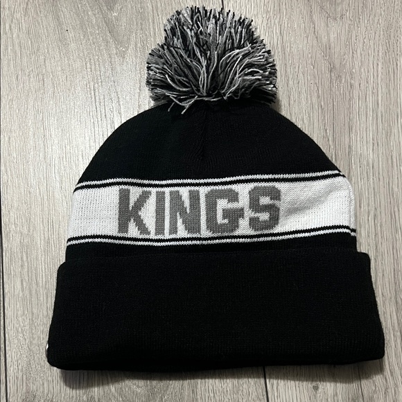 Black and White Kings Beanie with Pom toque - Picture 2 of 8